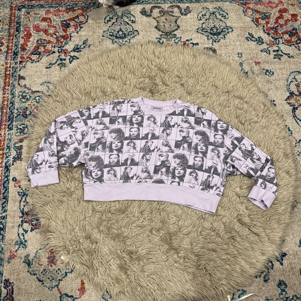 Taylor Swift Eras Tour Crop Sweatshirt size medium